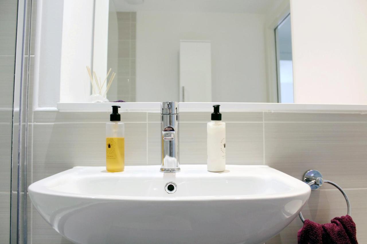 Manchester Escape - Private Room & Bathroom Near Etihad And Coop Arena - Free Secure Parking Exterior foto